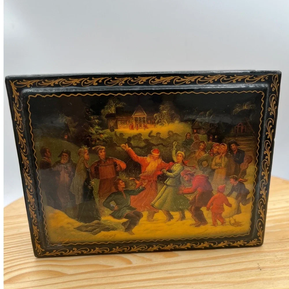 Vintage 1994 Fedoskino Russian Lacquer Box Signed Winter Village Festival Scene